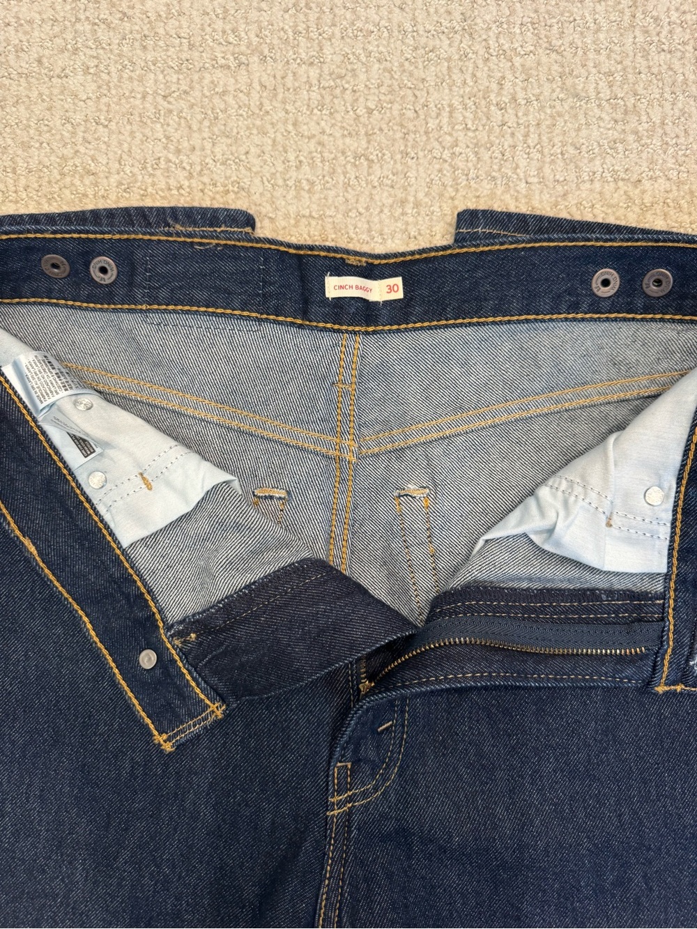 Levi’s cinch baggy jeans in “Reign Of The Rinse - Dark Wash” color size 30 - Picture 4 of 4